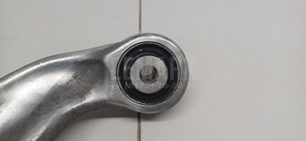 Рычаг задний верхний правый
