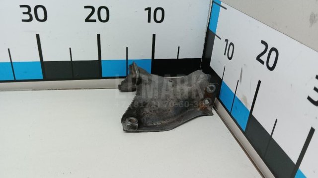 Кронштейн опоры двигателя