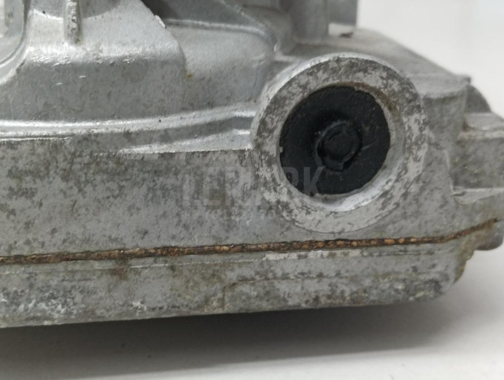 Моторчик стеклоочистителя передний