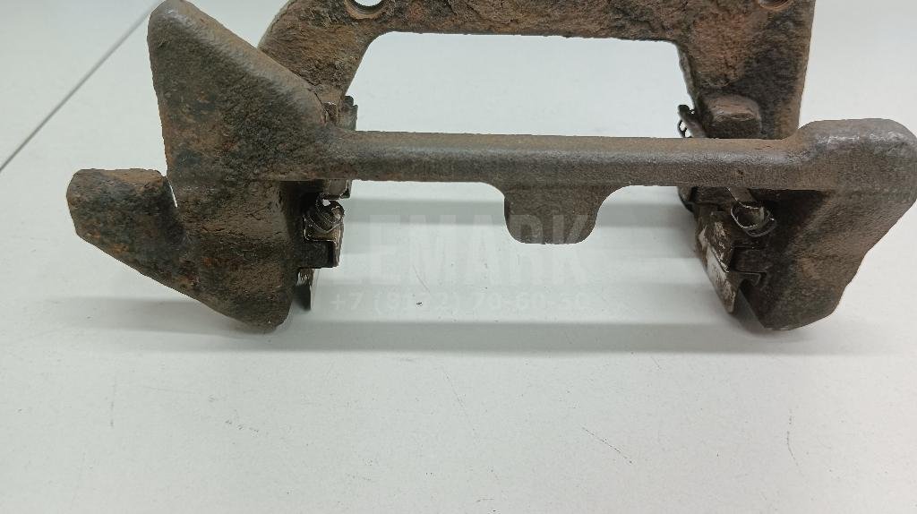 Скоба суппорта заднего правого