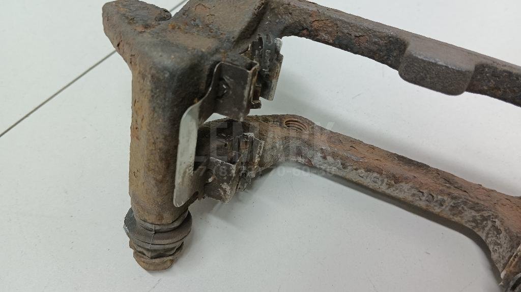 Скоба суппорта заднего правого