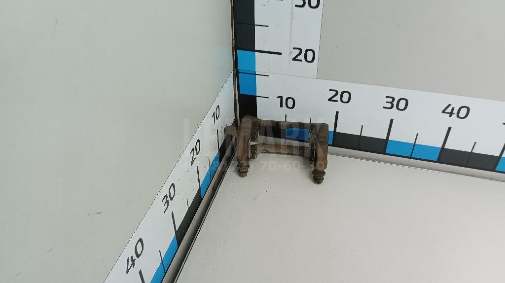 Скоба суппорта заднего правого