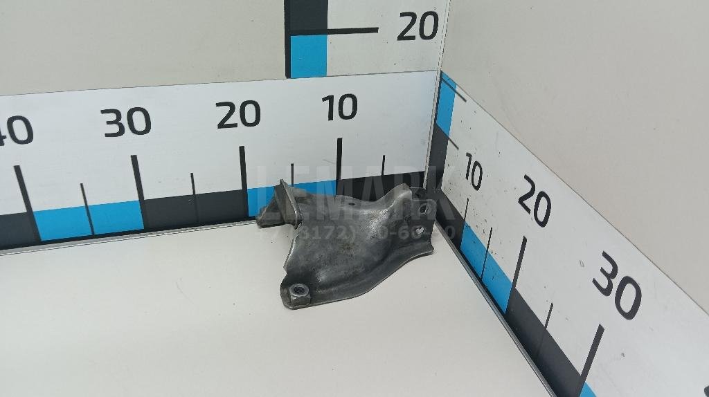 Кронштейн опоры двигателя