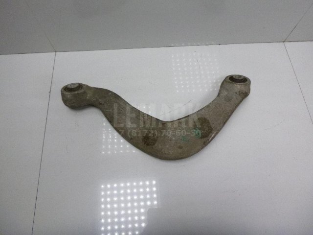 Рычаг задний верхний правый
