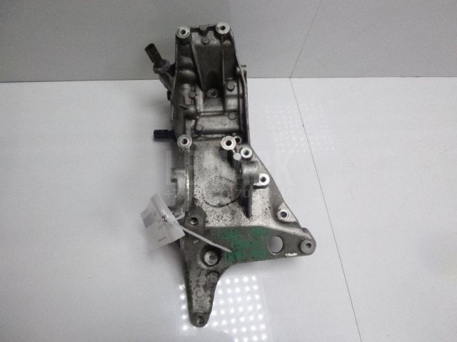 Кронштейн генератора