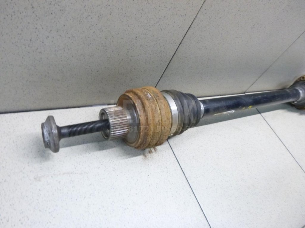 Полуось задняя