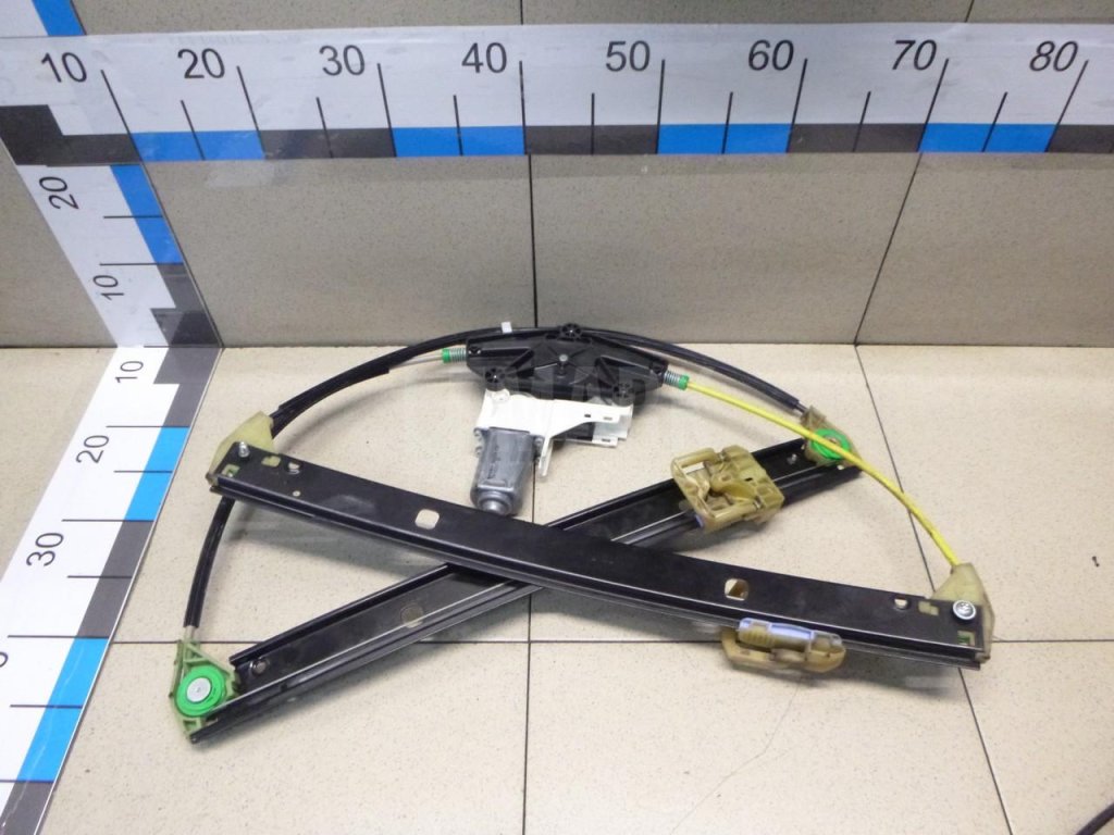 Стеклоподъемник электр. передний правый