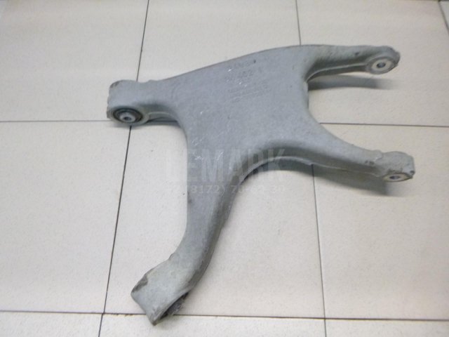 Рычаг задний нижний правый