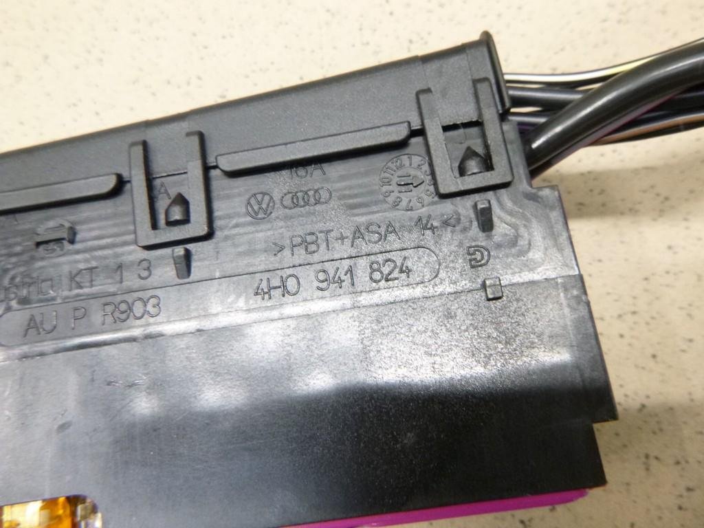 Блок предохранителей для  Audi A3 (8Y) 2020