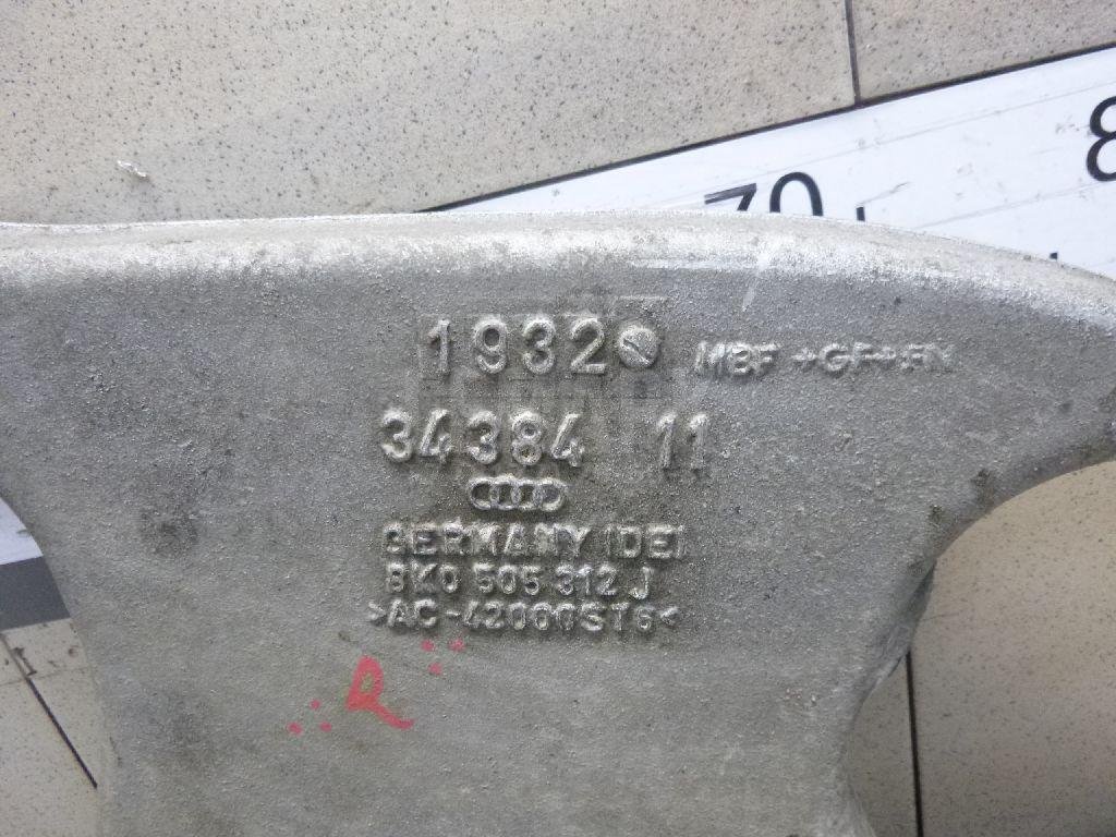 Рычаг задний нижний правый