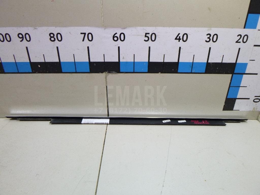 Накладка стекла заднего правого