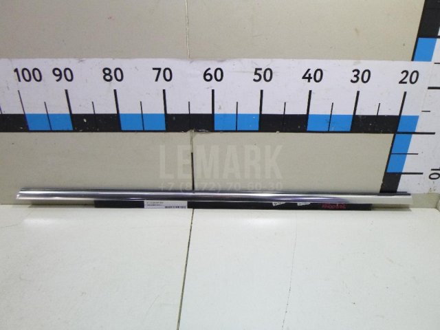 Накладка стекла заднего правого