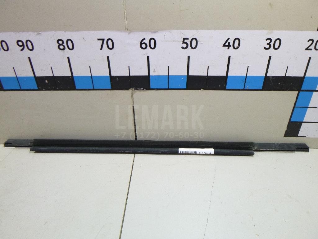 Накладка стекла заднего правого