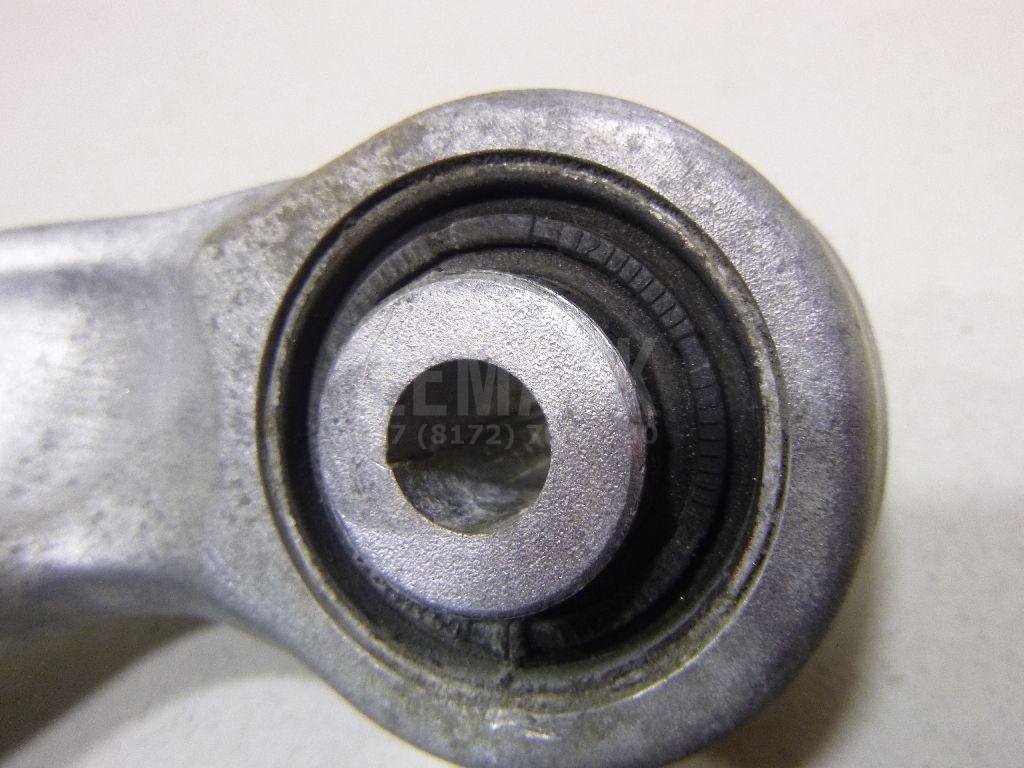 Рычаг задний верхний правый