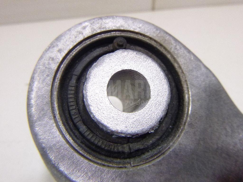 Рычаг задний верхний правый