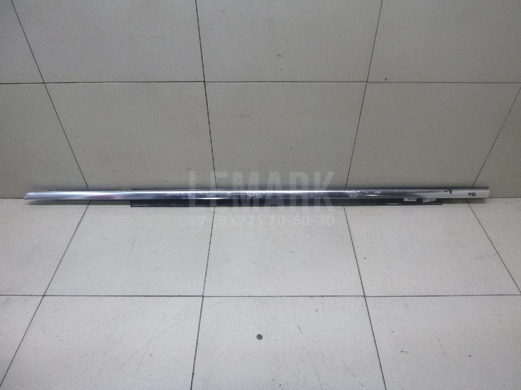 Накладка стекла переднего левого