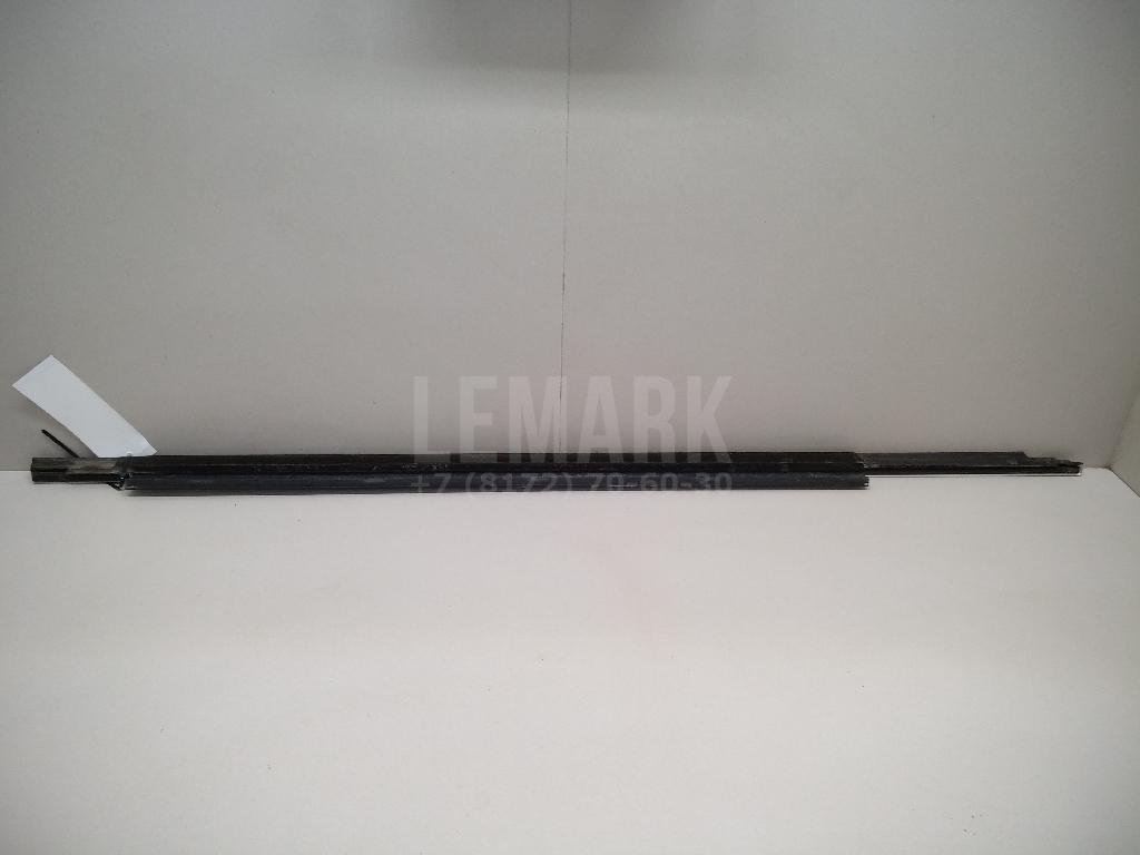 Накладка стекла переднего левого