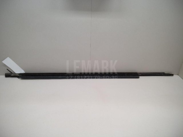 Накладка стекла переднего левого