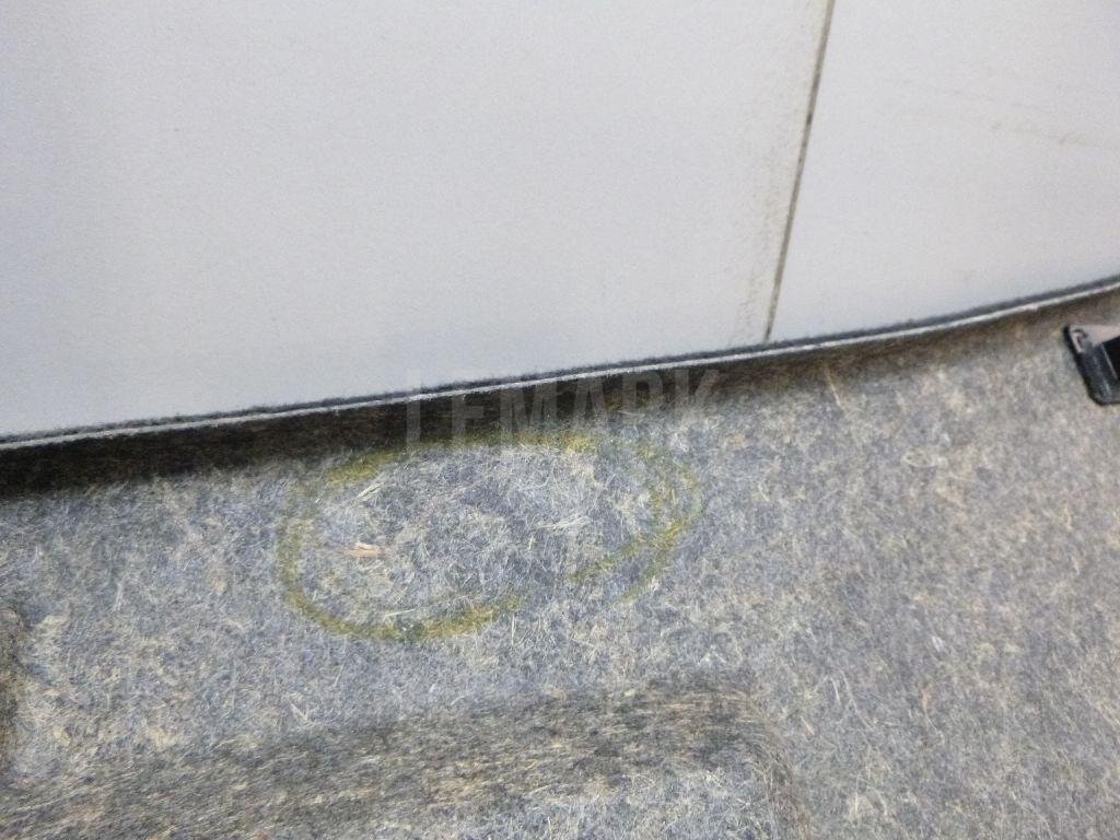 Обшивка крышки багажника