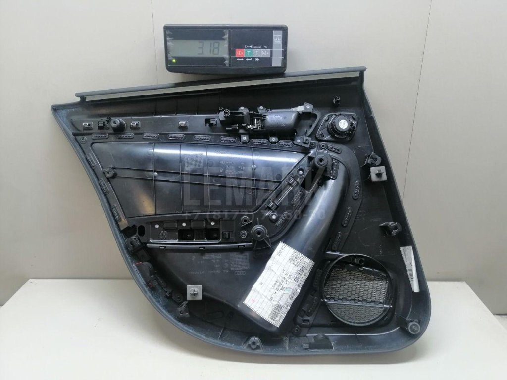 Обшивка двери задней правой