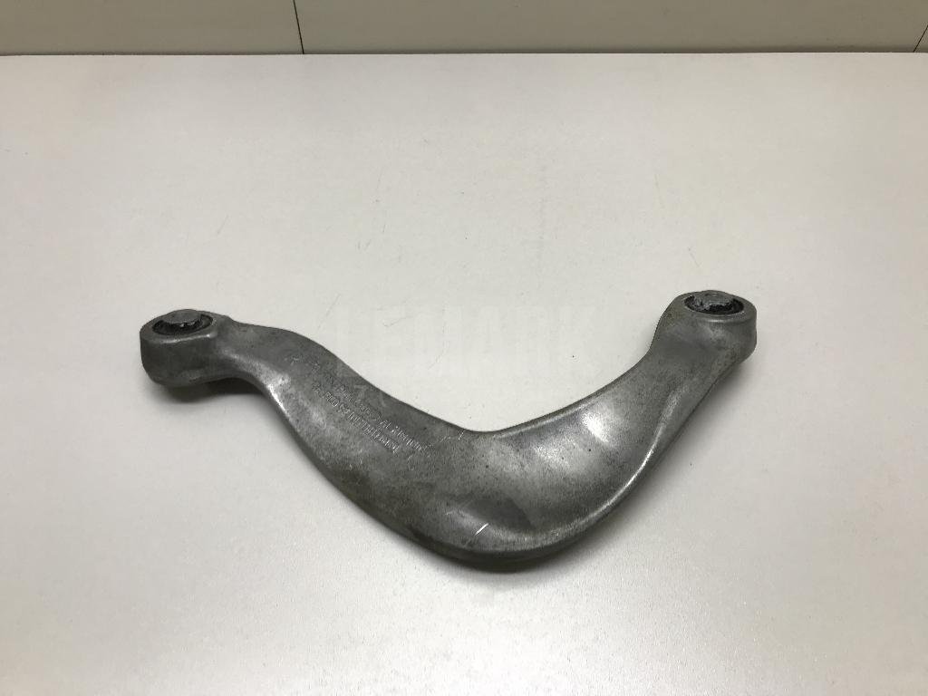 Рычаг задний верхний правый