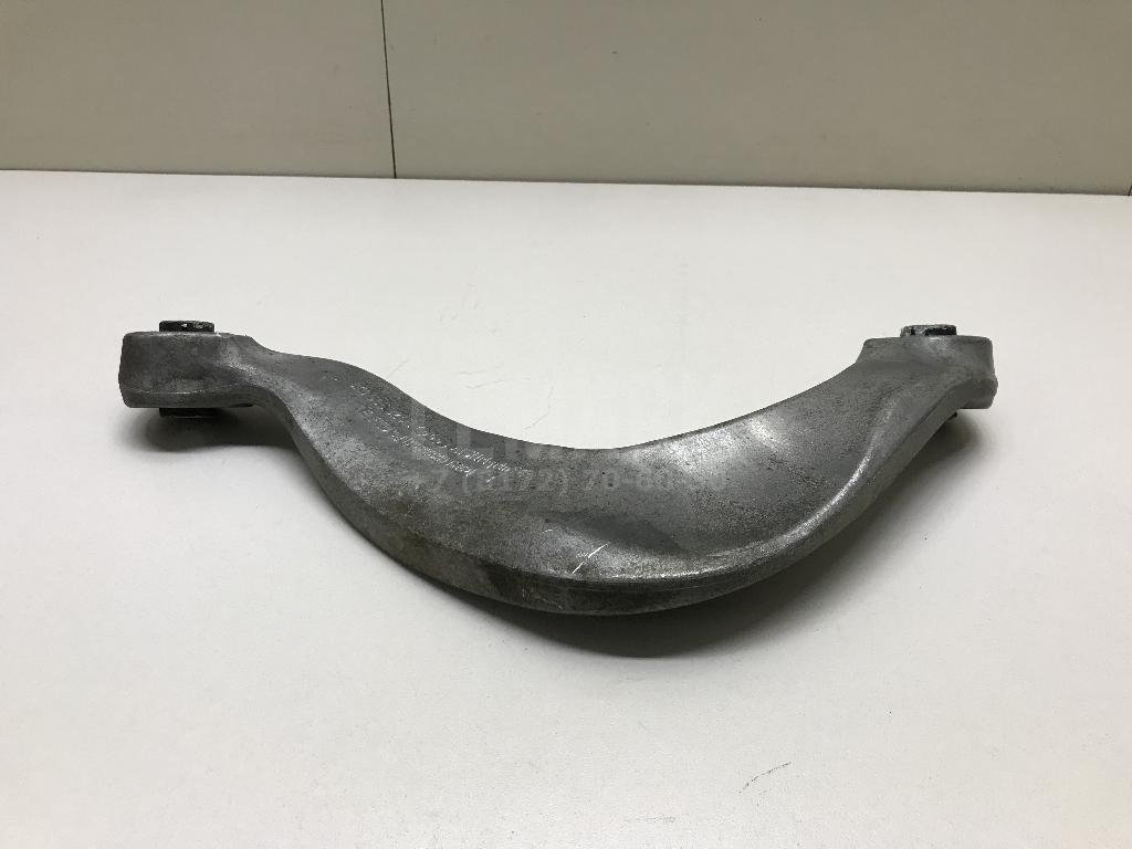 Рычаг задний верхний правый