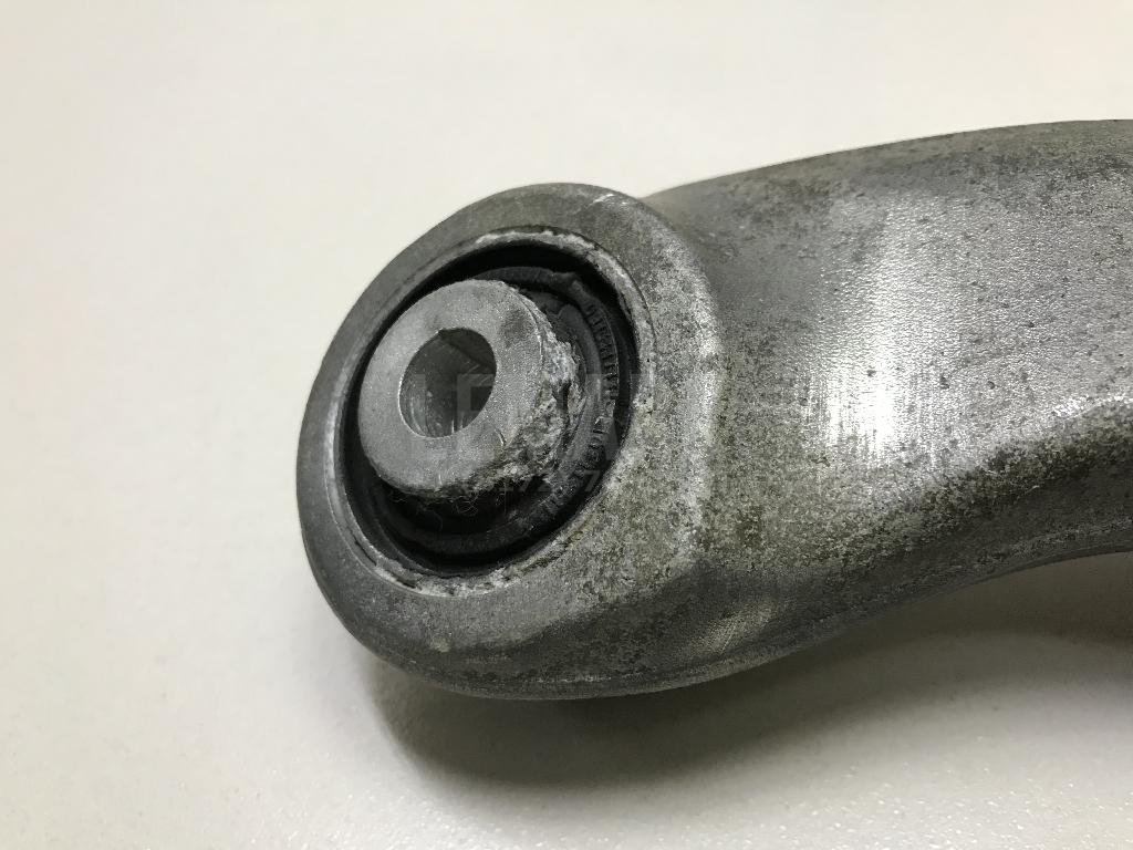 Рычаг задний верхний правый