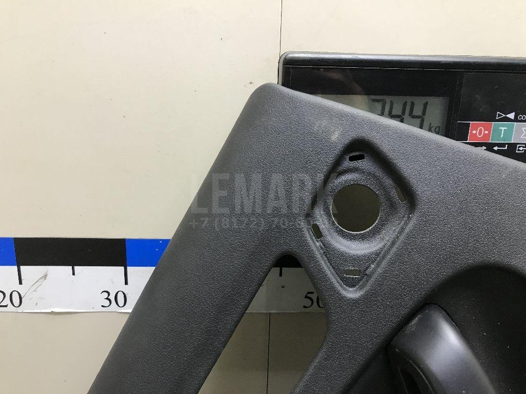 Обшивка двери задней левой