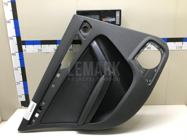 Обшивка двери задней левой