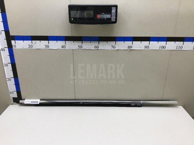 Накладка стекла переднего правого