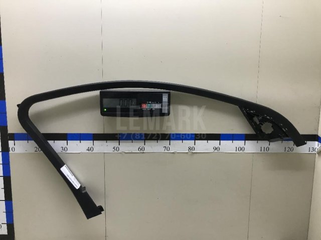 Накладка двери передней левой