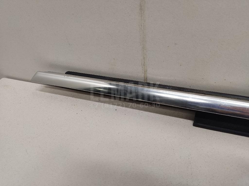 Накладка стекла переднего левого