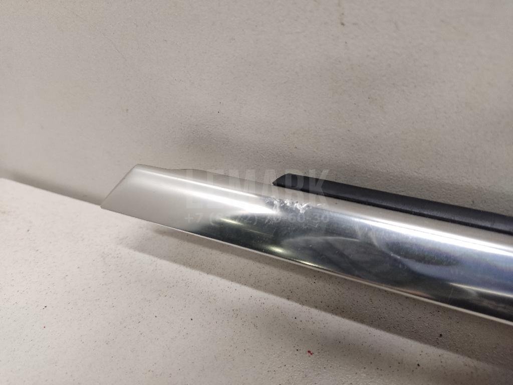 Накладка стекла переднего левого