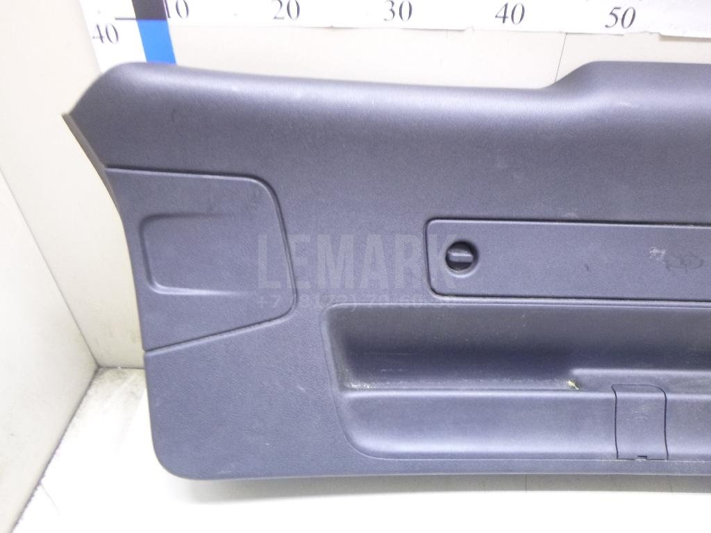 Обшивка двери багажника