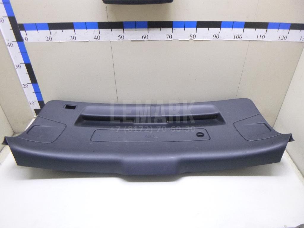 Обшивка двери багажника