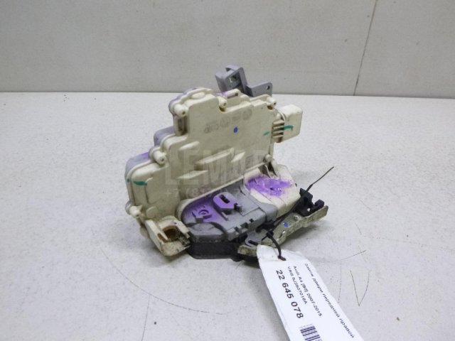 Замок двери передней правой