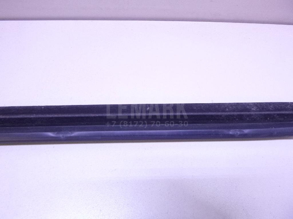 Накладка стекла заднего правого