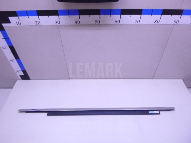 Накладка стекла заднего правого