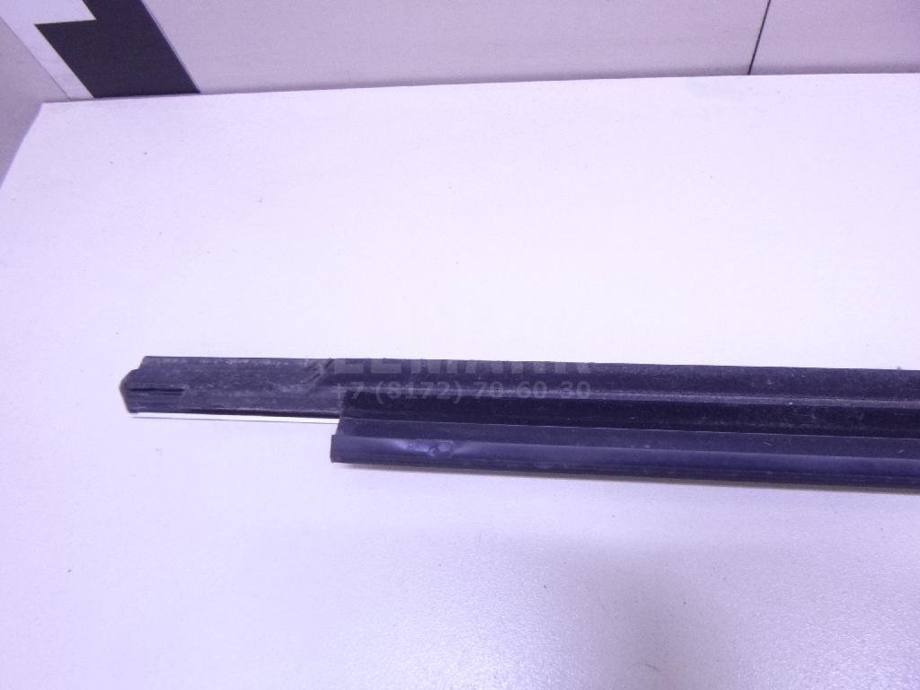 Накладка стекла заднего правого