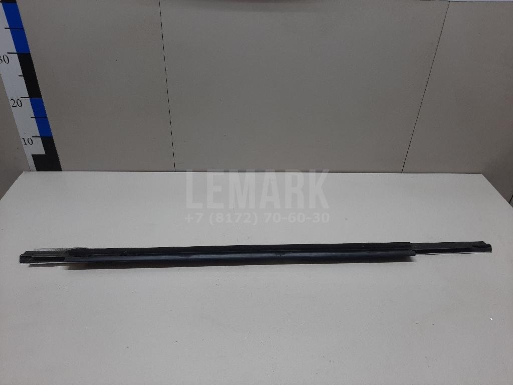 Накладка стекла заднего правого