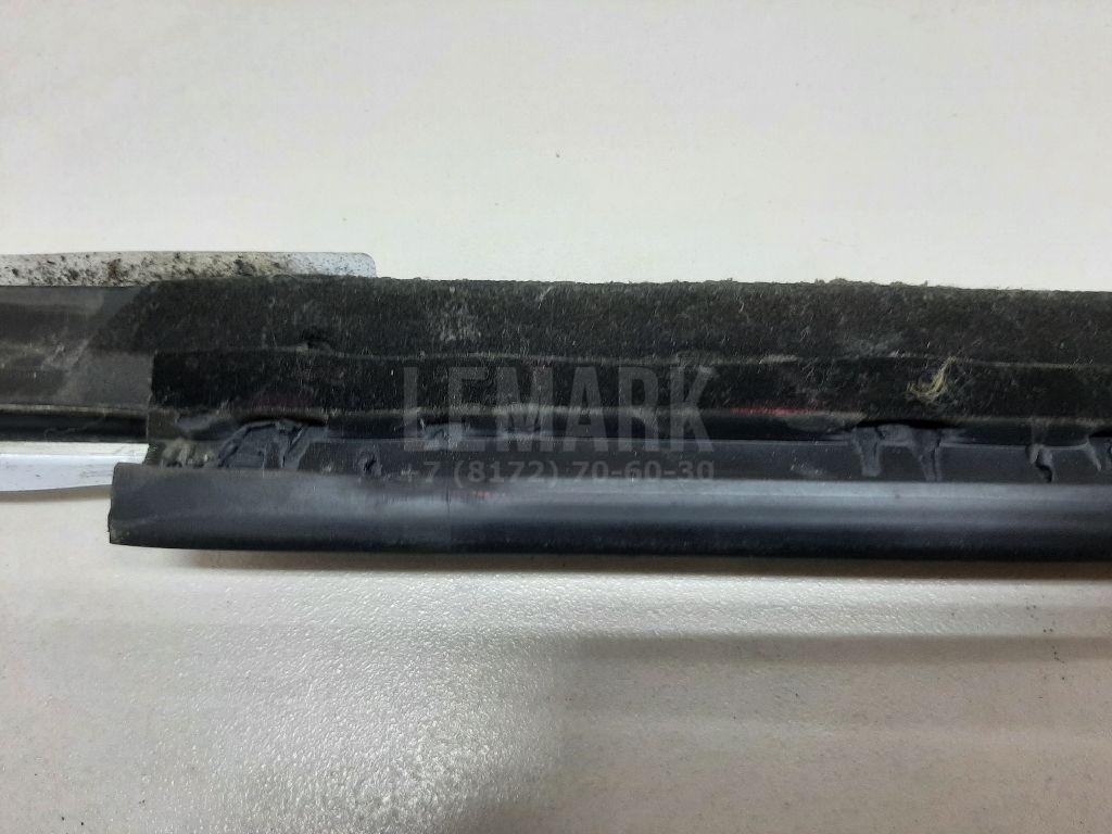 Накладка стекла заднего правого