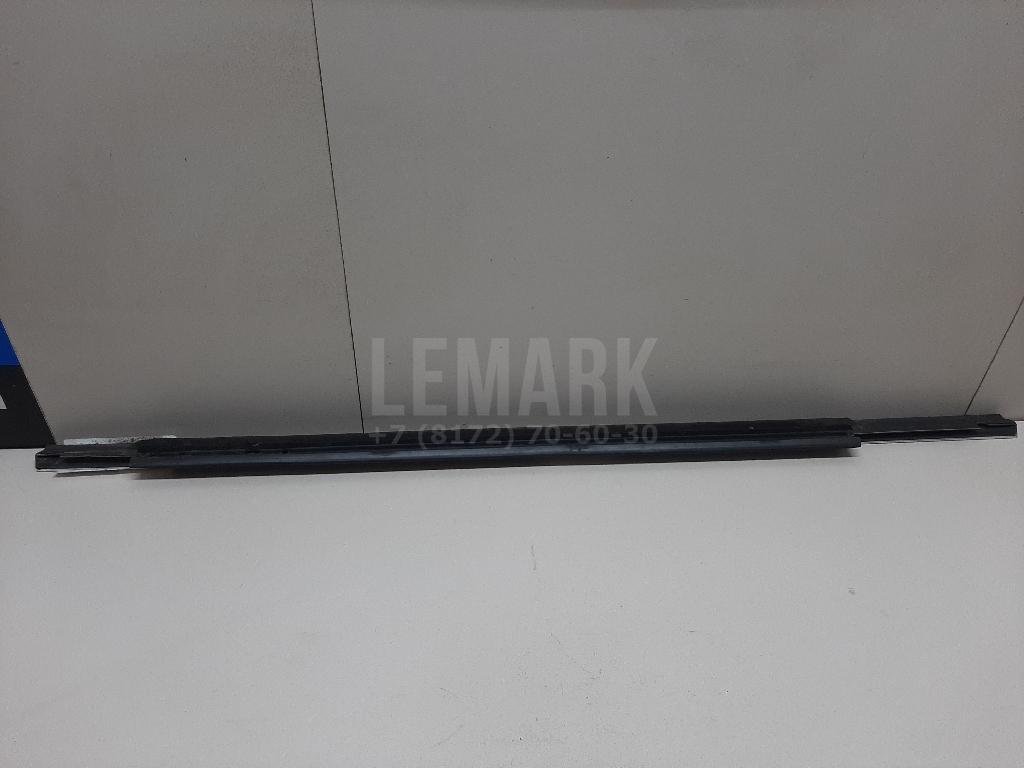 Накладка стекла заднего правого