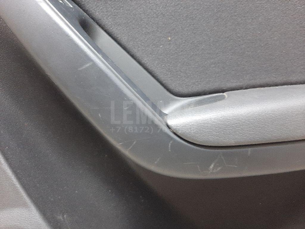 Обшивка двери задней правой