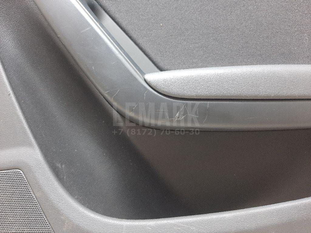 Обшивка двери задней правой