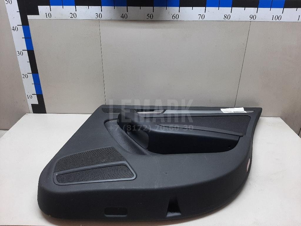 Обшивка двери задней правой