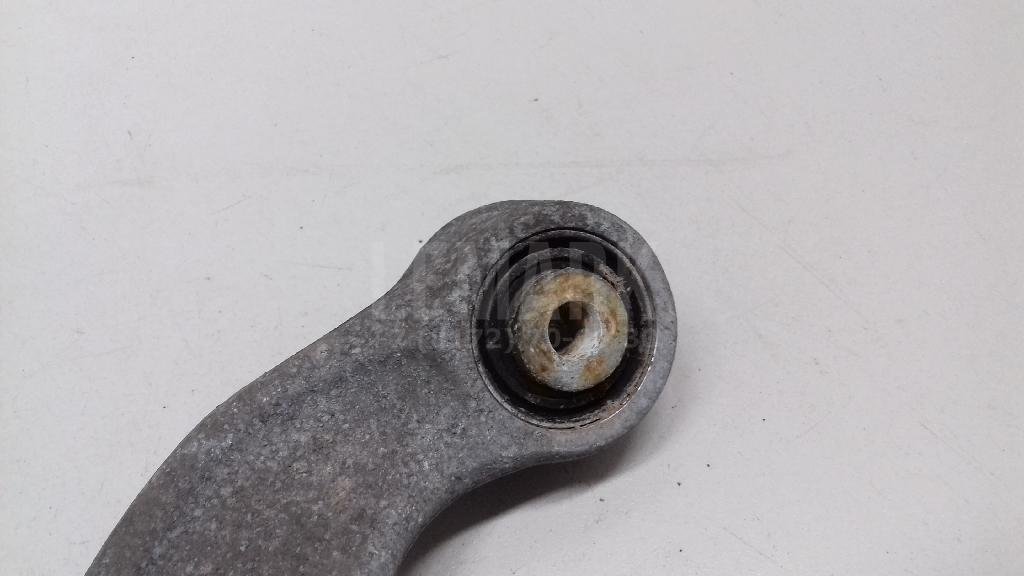 Рычаг задний верхний правый