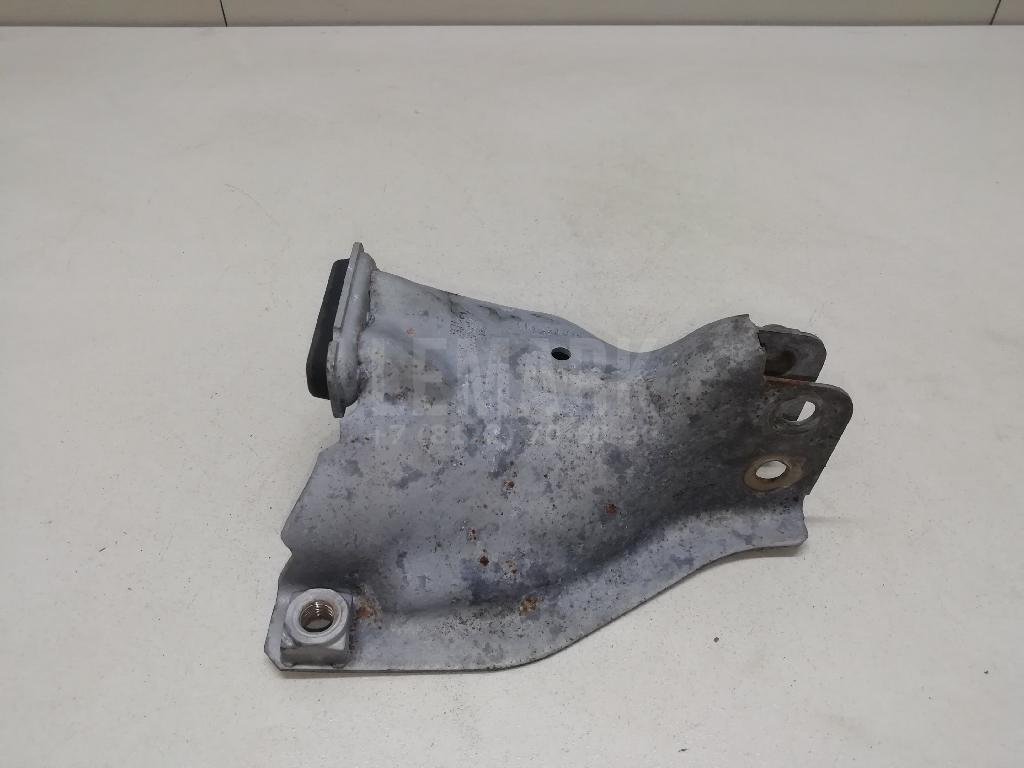 Кронштейн опоры двигателя для  Alfa Romeo 145 1994-2001