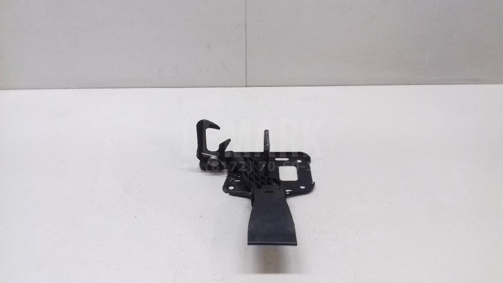 Крючок капота