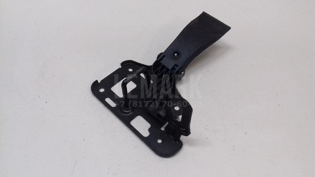 Крючок капота