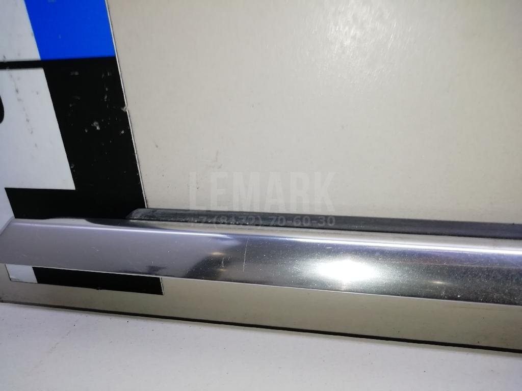 Накладка стекла переднего левого